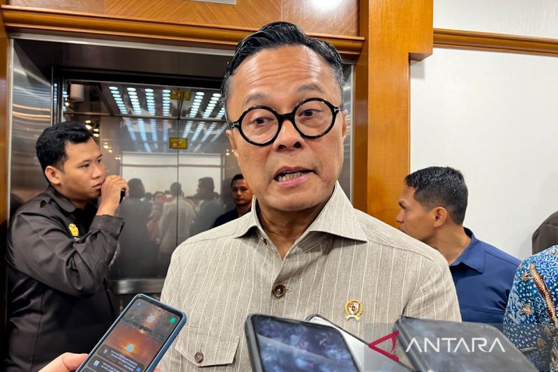 danantara-bersama-pemerintah-berbagi-peran-tangani-utang-whoosh