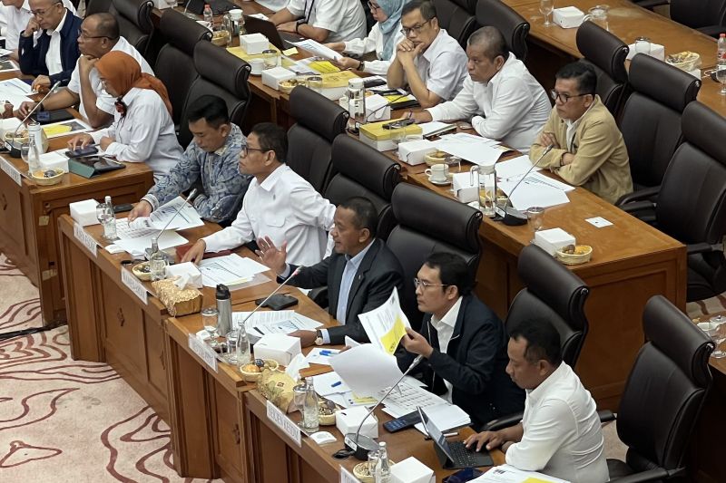 kementerian-esdm-catat-realisasi-pnbp-rp200-triliun-meski-harga-turun