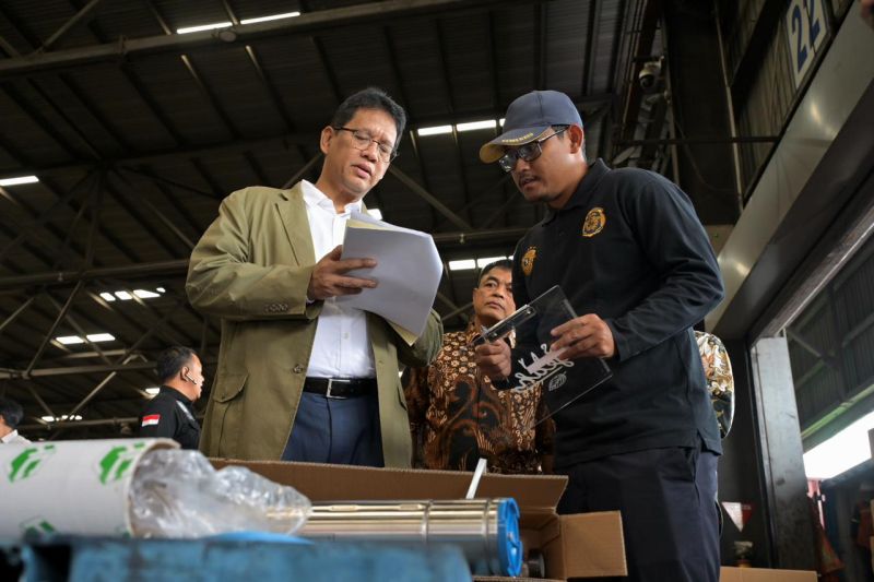 purbaya-periksa-arus-impor-di-bea-cukai-tanjung-perak