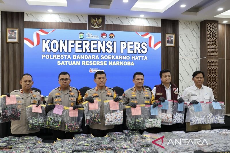 polisi-bongkar-peredaran-vape-berisi-obat-keras-senilai-rp425-miliar