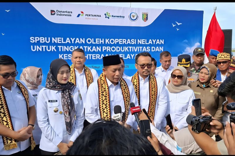 Menkop-Dirut Pertamina Patra Niaga "ground breaking" SPBUN di Lamtim