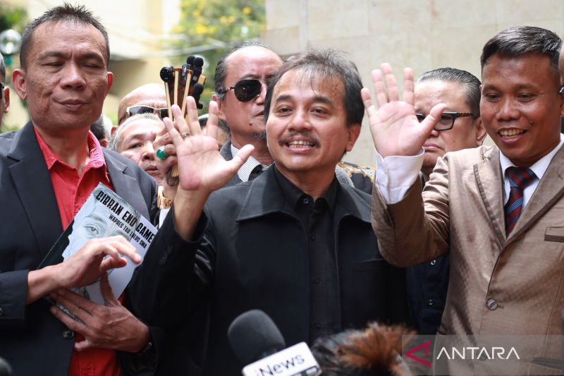 kriminal-pemeriksaan-roy-suryo-hingga-penangkapan-polisi-gadungan