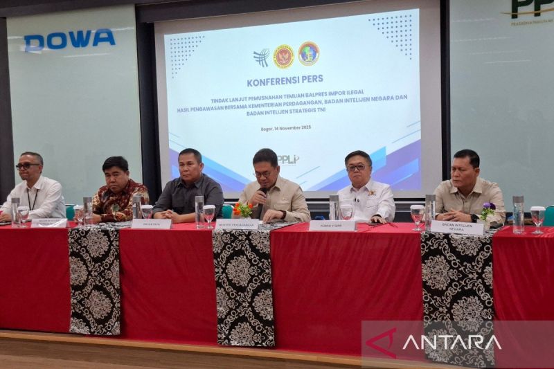 mendag-fokus-tindak-tegas-para-importir-pakaian-bekas