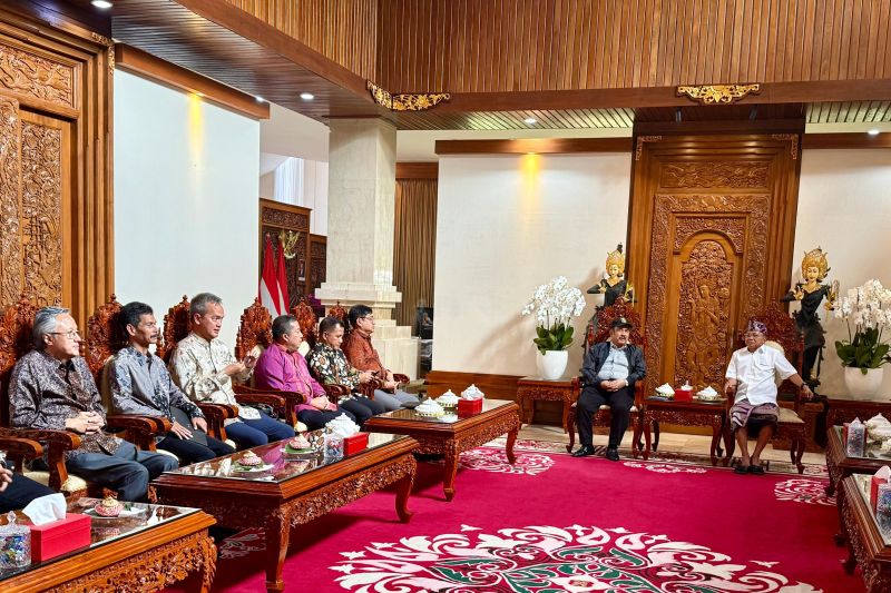 gubernur-laporkan-program-bali-mandiri-energi-ke-menteri-ppn