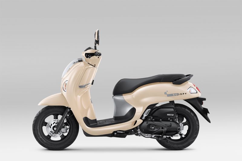honda-segarkan-new-scoopy-dengan-warna-baru