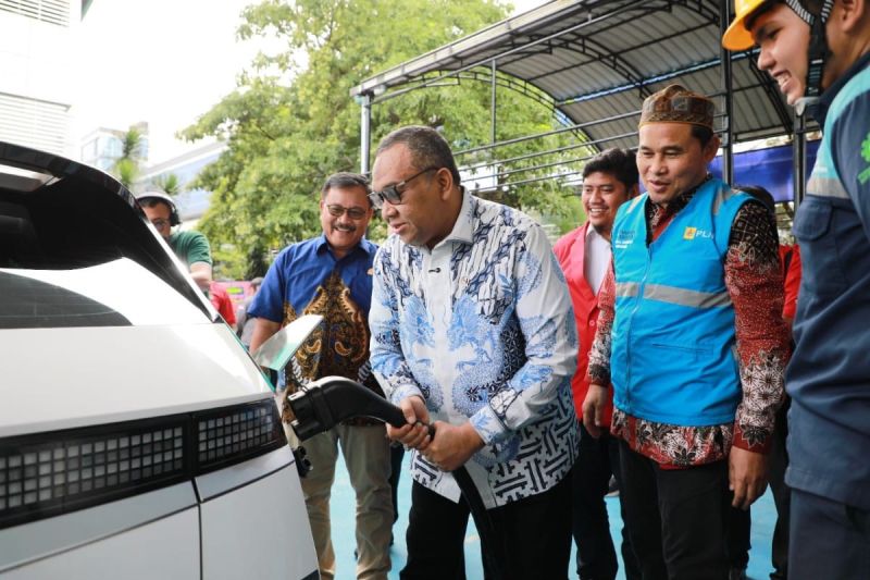 wamenaker-spklu-di-sumut-jadi-faktor-beralih-pada-kendaraan-listrik