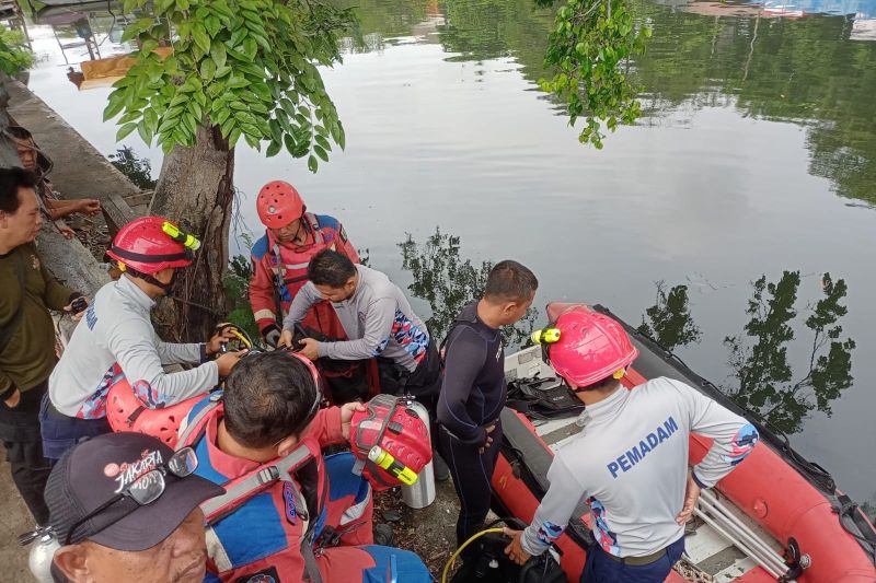 maling-tewas-tenggelam-usai-terjun-ke-kali-sunter-jakut