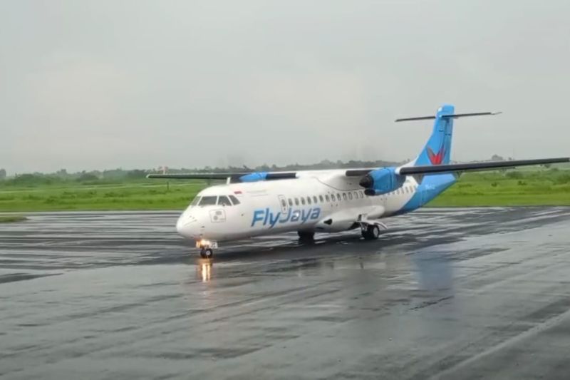 penerbangan-di-bandara-jember-tidak-terganggu-akibat-erupsi-semeru