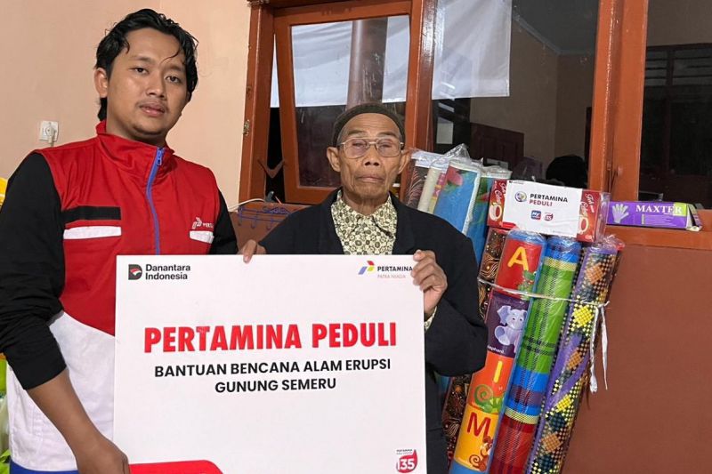 pertamina-patra-niaga-salurkan-bantuan-bagi-warga-terdampak-semeru