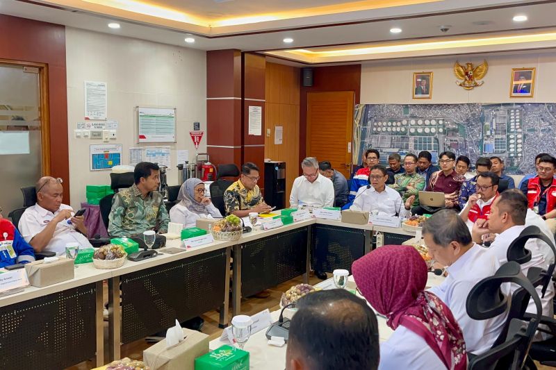 wamen-esdm-pastikan-stok-bbm-aman-selama-libur-natal-tahun-baru