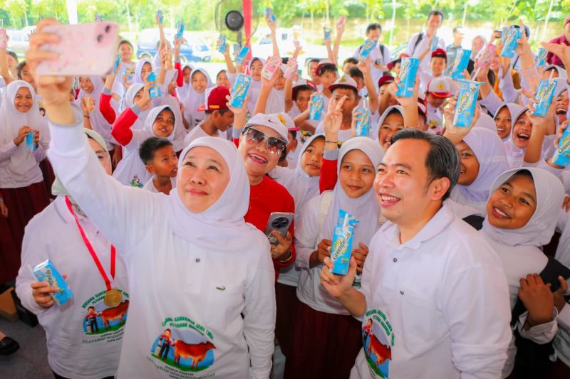 khofifah-produksi-susu-jatim-sumbang-58-persen-kebutuhan-nasional