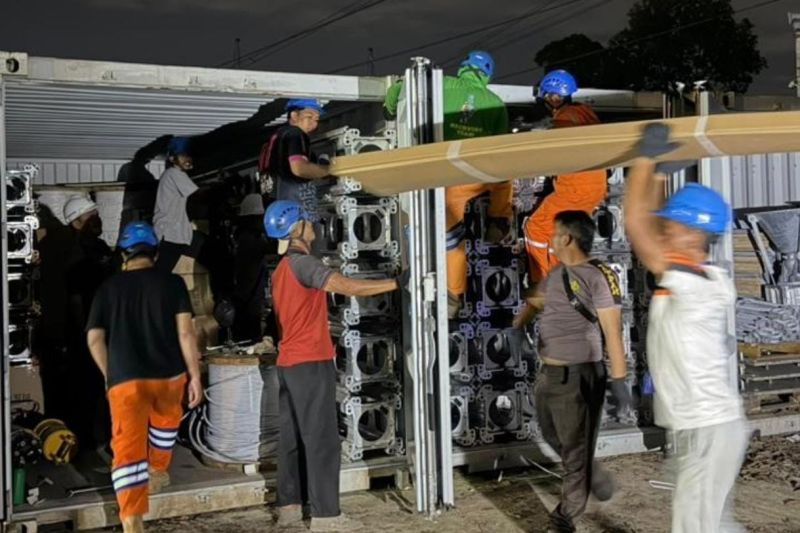 PLN Kerahkan Ratusan Personel dan Alat Berat Pulihkan Lima Tower SUTT 150 kV Terdampak Banjir di Bireuen Aceh