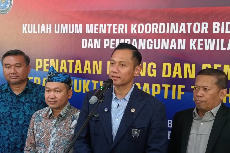 ahy-penanganan-banjir-pantura-tak-sekadar-dengan-beton