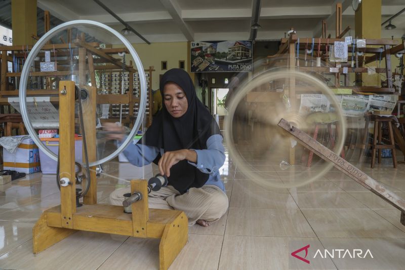 ekonomi-kemarin-soal-kur-hingga-rencana-pembelian-saham-lotte