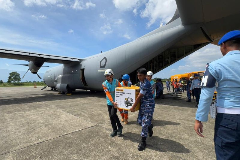 tim-gabungan-percepat-pemulihan-kelistrikan-aceh-usai-12-tower-roboh