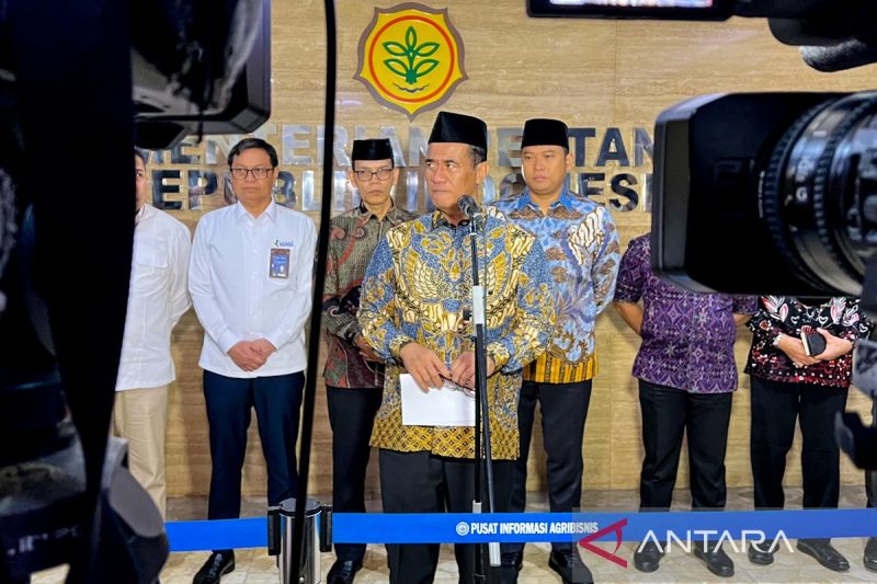 mentan-lapor-pak-amran-berhasil-ungkap-pungli-dan-pupuk-di-tas-het