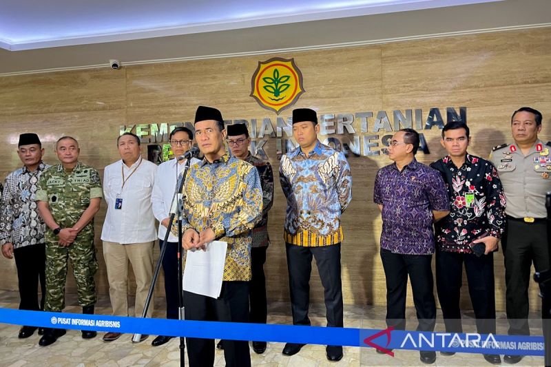 mentan-pecat-staf-mengaku-dirjen-yang-palak-petani-ratusan-juta