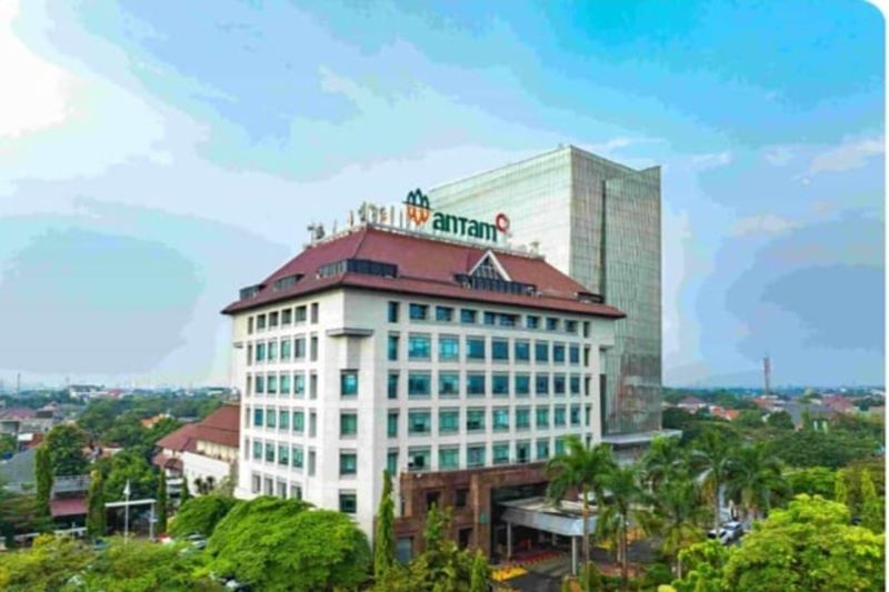 Konsisten Tingkatkan Layanan, ANTAM Raih Customer Service Quality Award 2025