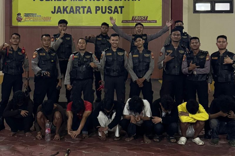 delapan-pemuda-yang-terlibat-tawuran-di-jakpus-ditangkap