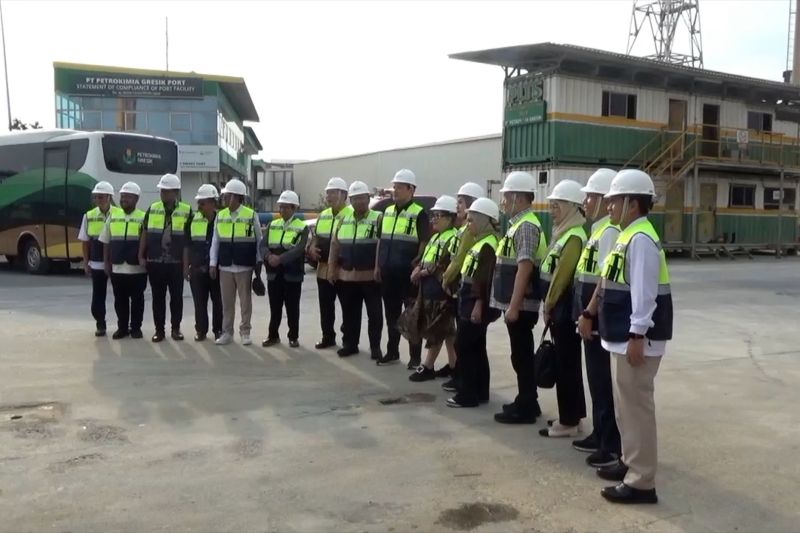 komisi-vii-dpr-ri-apresiasi-penurunan-impor-bahan-baku-industri-pupuk