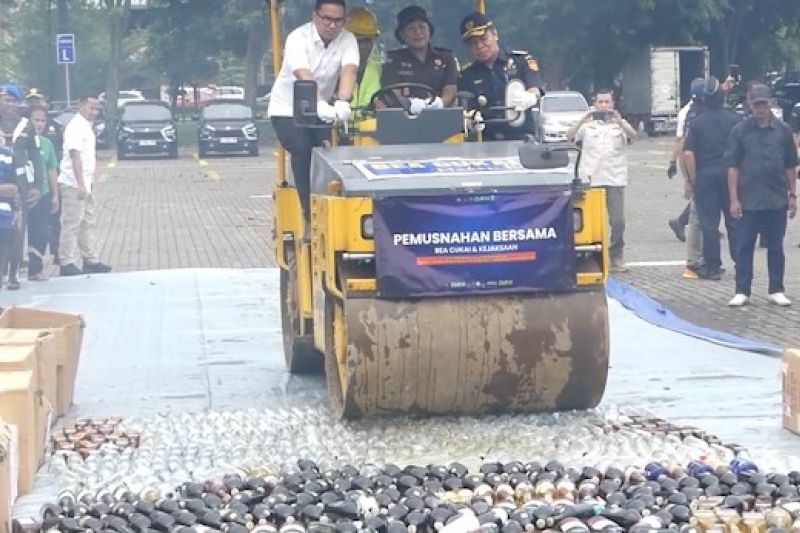 djbc-banten-musnahkan-barang-ilegal-senilai-rp5376-miliar