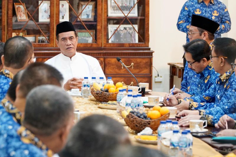 mentan-percepat-distribusi-bantuan-pangan-ke-sumatera