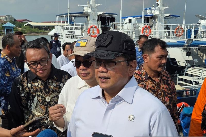 kementrans-beri-bantuan-16-kapal-untuk-nelayan-transmigran-di-batam