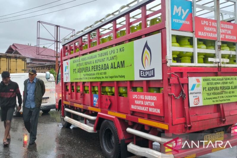 pemprov-sumbar-upayakan-distribusi-bbm-lpg-tetap-lancar-pascabencana
