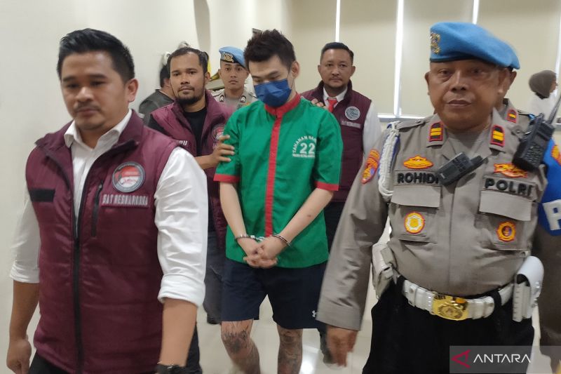 polisi-tangkap-pelaku-narkoba-yang-miliki-senjata-api-di-tangerang