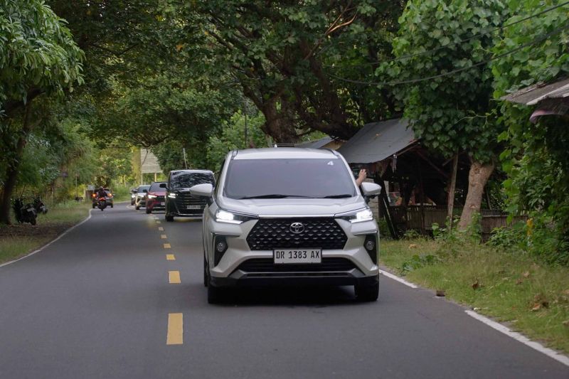 sensasi-mengendarai-mobil-ramah-lingkungan-toyota-di-pulau-lombok