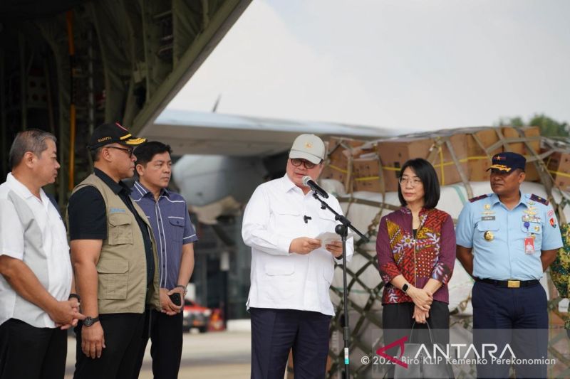 kemenko-perekonomian-salurkan-bantuan-untuk-bencana-di-sumatra