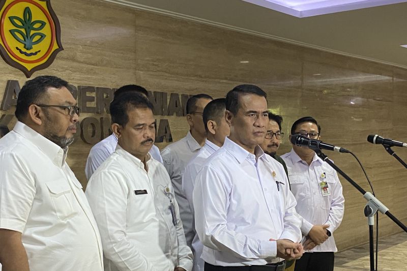 kementan-himpun-bantuan-pangan-untuk-korban-banjir-aceh-dan-sumatera