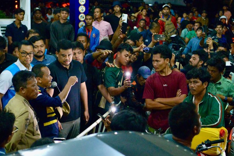 menteri-bahlil-bebaskan-penggunaan-barcode-di-wilayah-bencana-sumatera