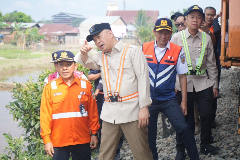 Kunjungan Dirut KAI ke Sumatera Perkuat Pemulihan Jalur, Operasional KA Srilelawangsa Kembali Normal