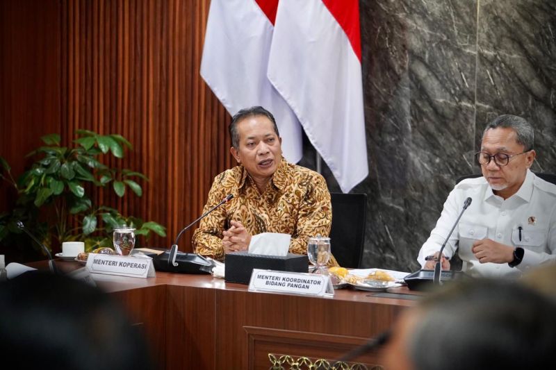 menkop-pastikan-koperasi-siap-penuhi-kebutuhan-bahan-baku-mbg