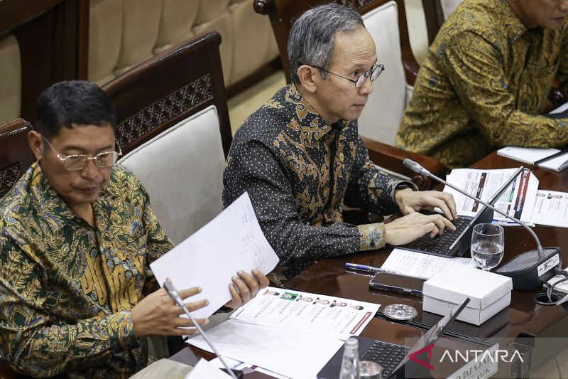 ojk-pastikan-finalisasi-aturan-influenser-finansial-terus-berjalan