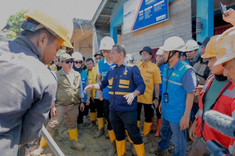 kementerian-esdm-percepat-pemulihan-distribusi-bbm-listrik-di-sumbar