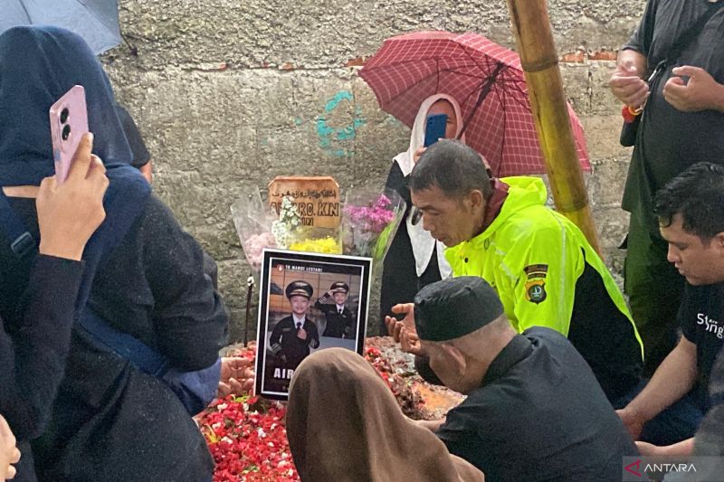 alvaro-dimakamkan-di-tanah-wakaf-masjid-jami-al-muflihun-bintaro