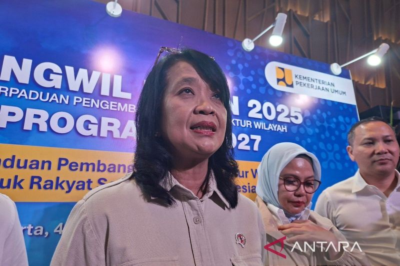 pu-pembersihan-lumpur-bencana-sumatera-diharap-tuntas-sebelum-natal