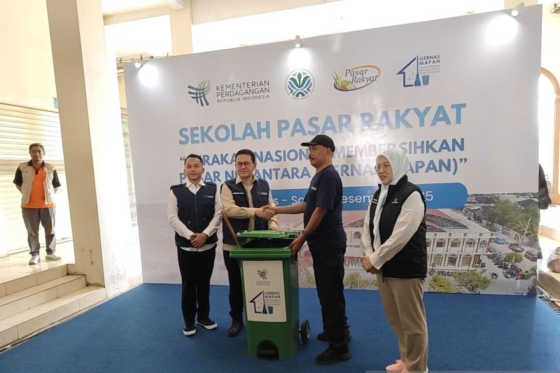 mendag-mencanangkan-gernas-mapan-di-pasar-jebres-solo