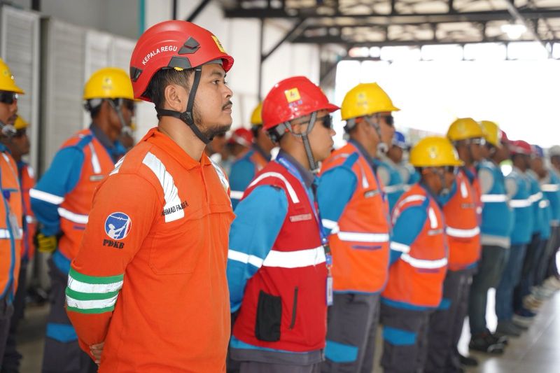 pln-kirim-personel-untuk-bantu-percepat-pemulihan-kelistrikan-di-aceh