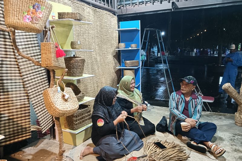 samuel-wattimena-dukung-objek-wisata-bukit-cinta-jadi-creative-hub