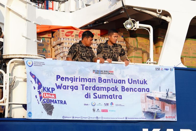 kkp-kirim-108-ton-bantuan-bagi-warga-sumatera-hingga-sabtu-ini
