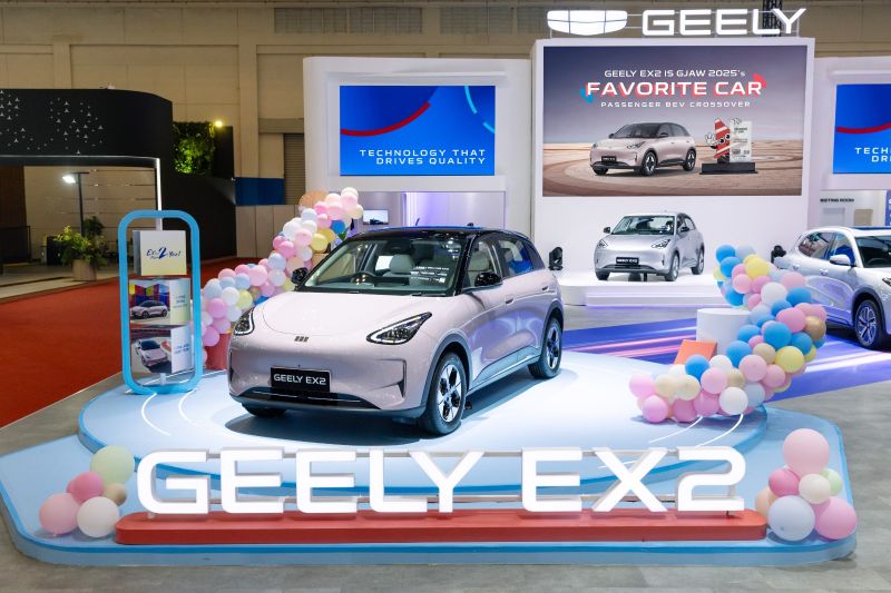 geely-bukukan-total-1200-spk-di-gjaw-perdana-ex2-jadi-primadona