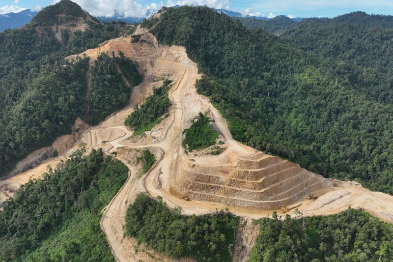 emas-raih-kredit-350-juta-dolar-as-siap-produksi-perdana-awal-2026