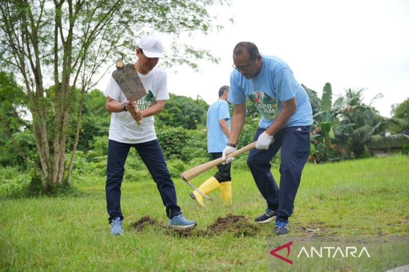 pupuk-kaltim-perkuat-program-penghijauan-lewat-penanaman-1977-pohon