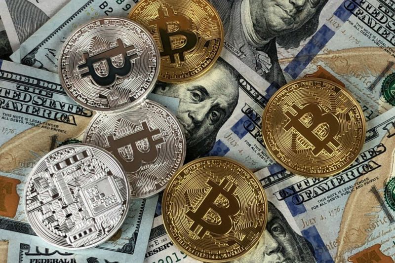 Sepuluh Rekomendasi Aset Kripto Selain Bitcoin untuk Meminimalkan Risiko Investasi