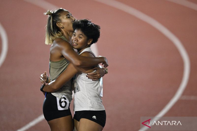 Dina Aulia dan Emilia Nova dominasi 100m lari gawang putri