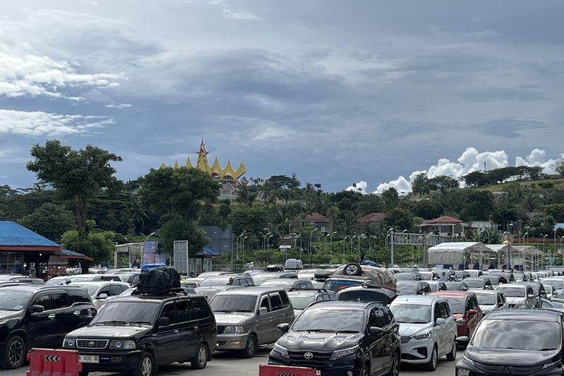 asdp-siapkan-kantong-parkir-atasi-kemacetan-di-pelabuhan-bakauheni