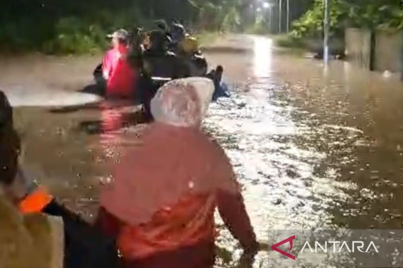 Warga Kubangsari Kota Cilegon siaga banjir susulan